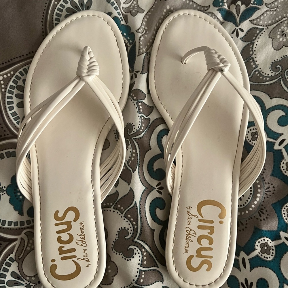 Circus by Sam Edelman White Flip Flips